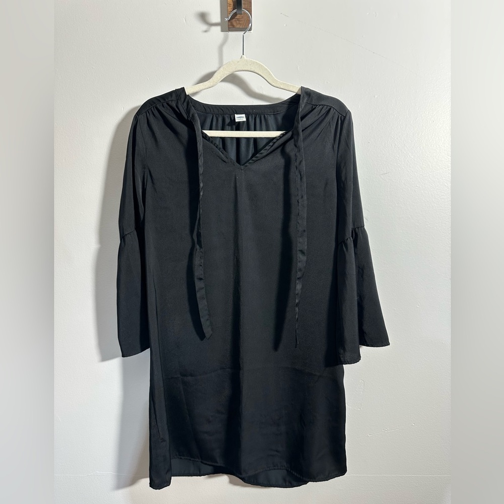 Old Navy Women’s S Black 3/4 Bell Sleeve Tie Neck Dress | SKU 0523